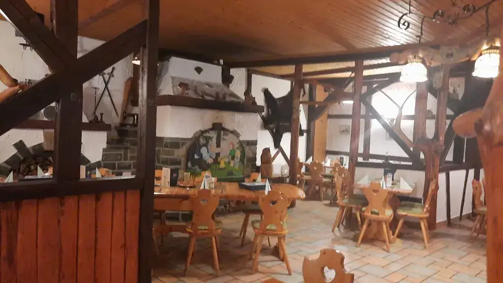 Yvi Lämmel_Troll Schänke_Lengenfeld_avis