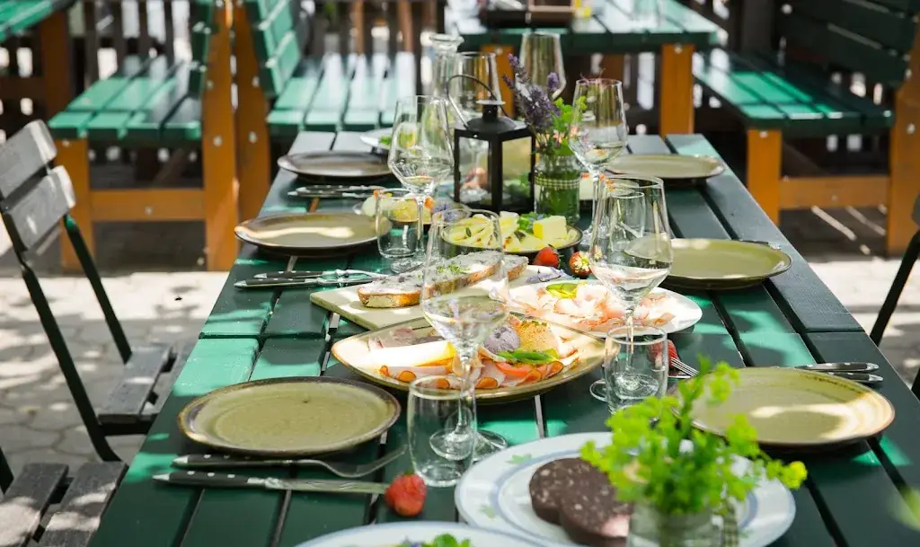 AmethystHeuriger_Maissau_slider_image_2