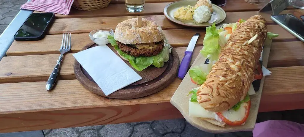 AmethystHeuriger_Maissau_slider_image_3