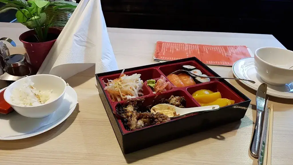 Damien Parasie_Wu Kitchen Asia Restaurant_Maria Ellend_avis