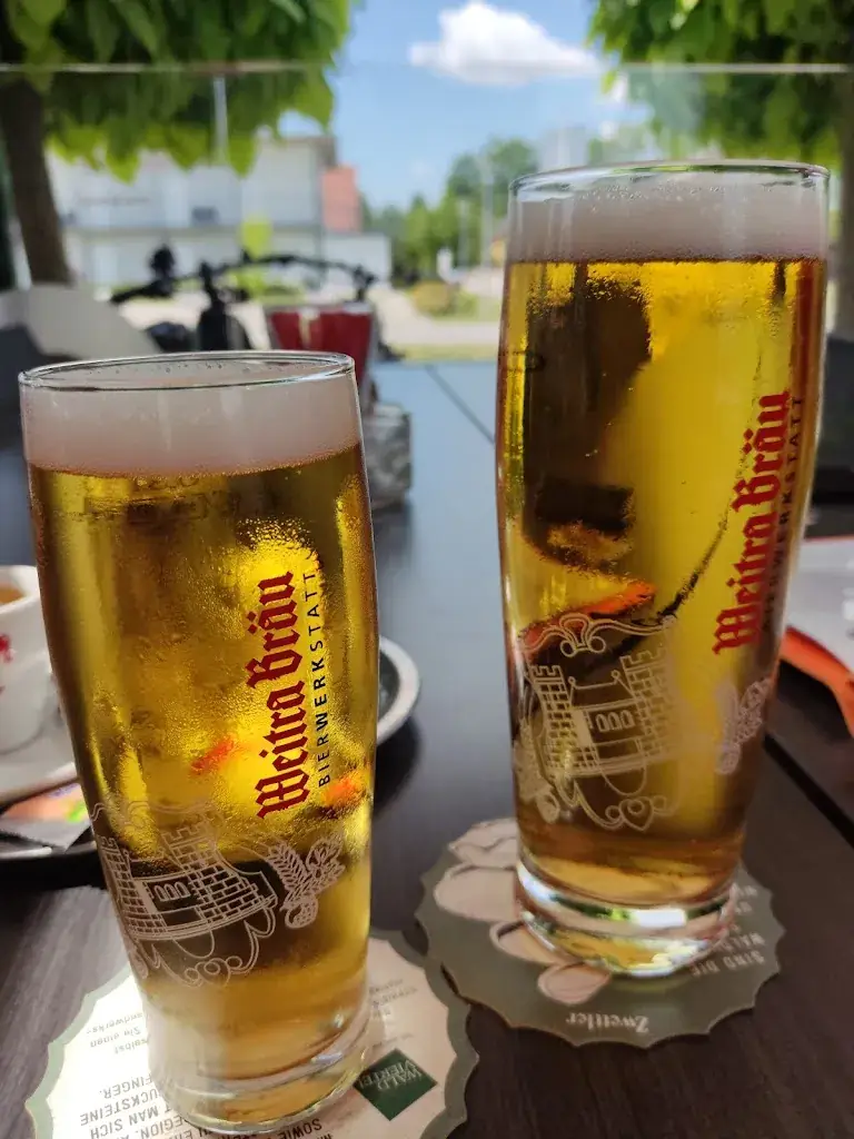 Eva Drbulová Jónášová_café bernstein & gästehaus, H. Fritz_Marchegg_recensione