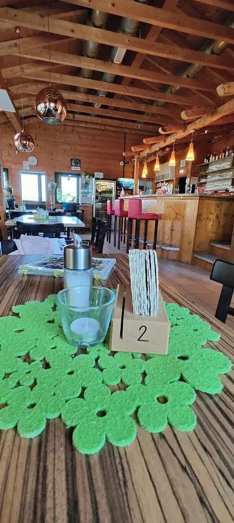 Peter Vlasic_café bernstein & gästehaus, H. Fritz_Marchegg_recensione