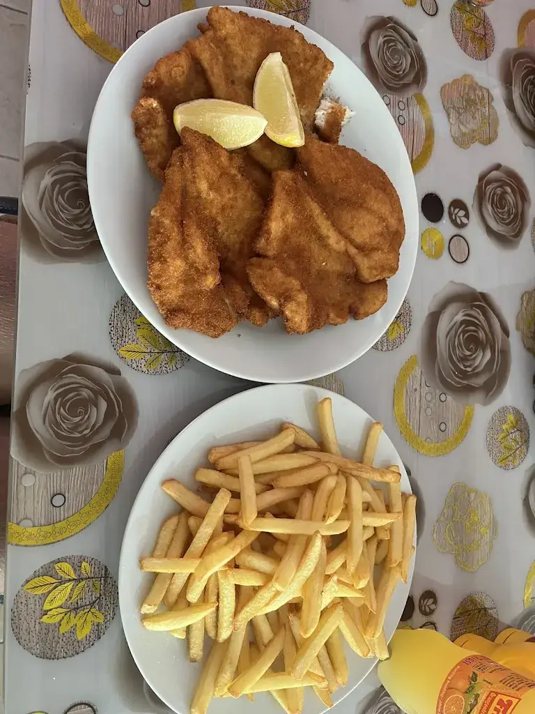 Bianca Gross_Grillimbiss Belen_Mannersdorf am Leithagebirge_avis