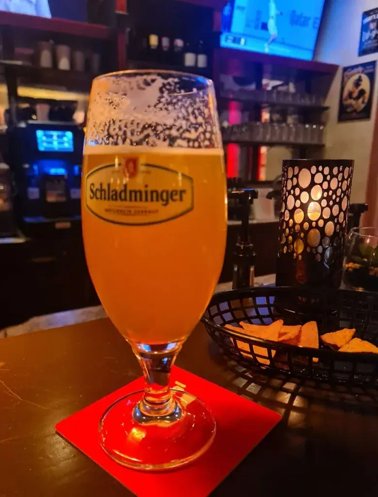 Sonja Koren_Cafe Pub H3_Bad Sauerbrunn_avis