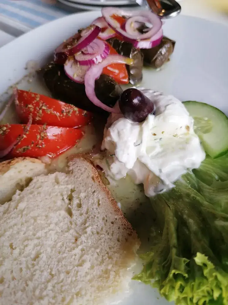 Lena Baumgartner_Der GRIECHE im goldenen löwen_Maria-Anzbach_review