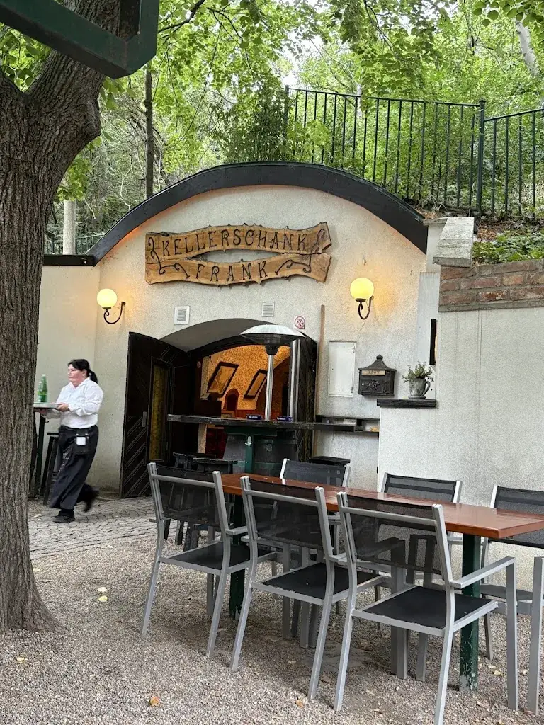 Frank Rudolf Kellerschenke_Mannswörth_slider_image_2