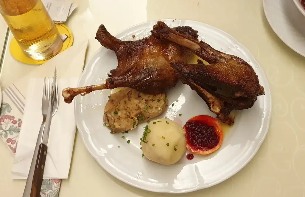 sue black_Gasthaus zur goldenen Kette_Mannswörth_review