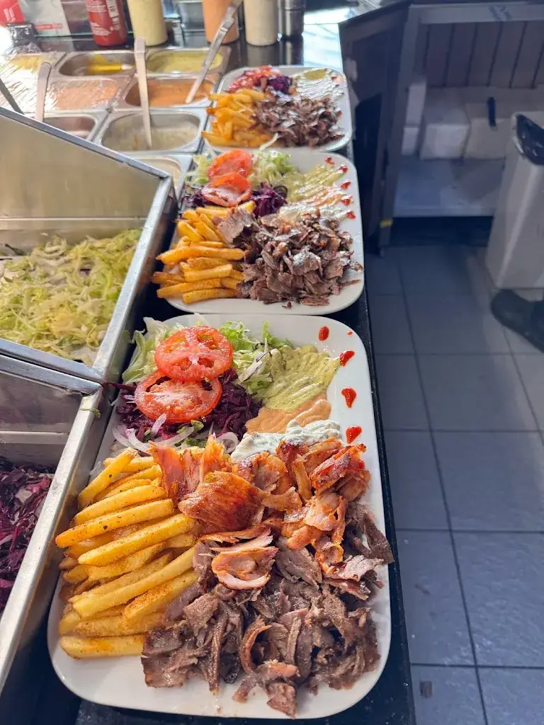 Dönermeister Schwechat_Mannswörth_slider_image_3