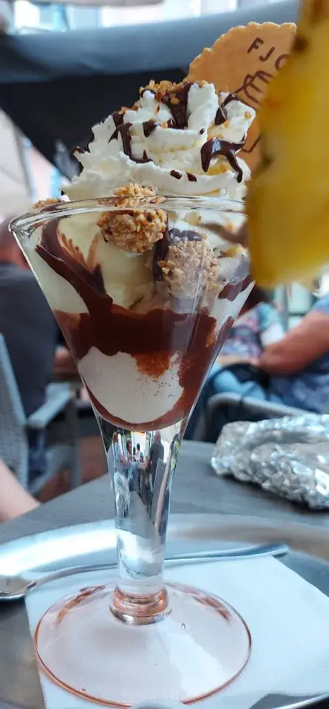 Menu_Eissalon Fjoli_Markt Piesting_image_2