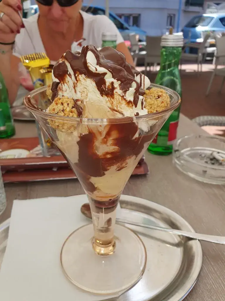 Menu_Eissalon Fjoli_Markt Piesting_image_6