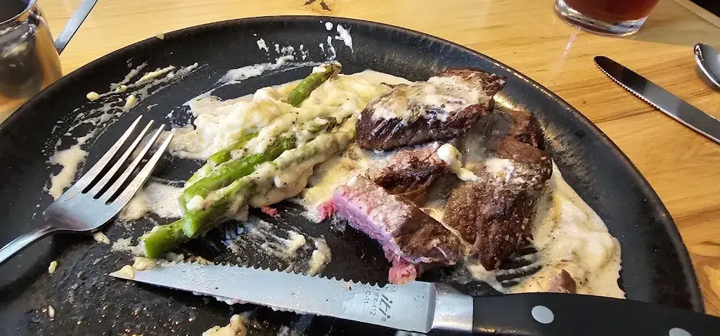 Charlotte Rinderknecht_Brix 27_Martinsberg_review