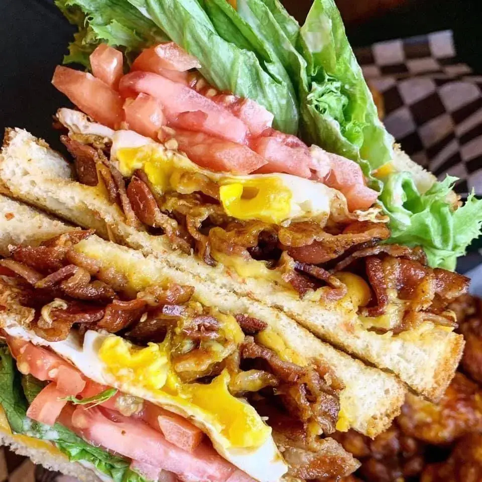 Ladder House Bar & Grill Inc_Martinsberg_slider_image_2