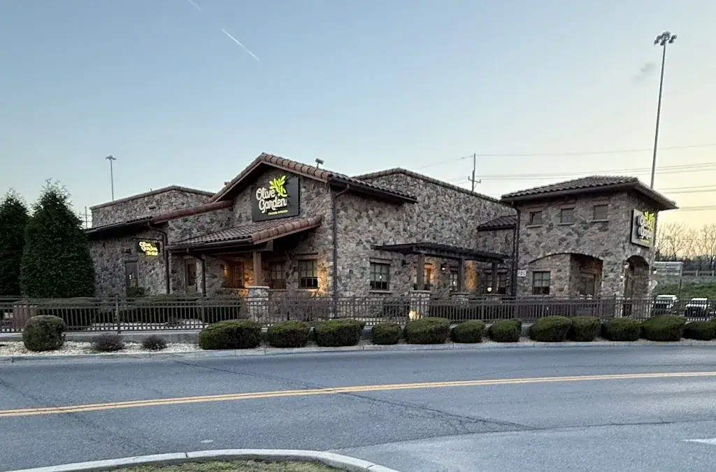 Tyler T_Olive Garden Italian Restaurant_Martinsberg_avis