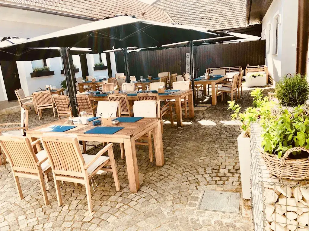 Gasthaus Rödl_Muckendorf an der Donau_slider_image_1