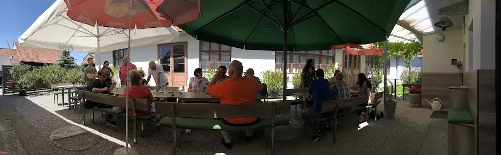 Gasthaus Berger "Zum grünen Baum" ristorante a Muckendorf an der Donau