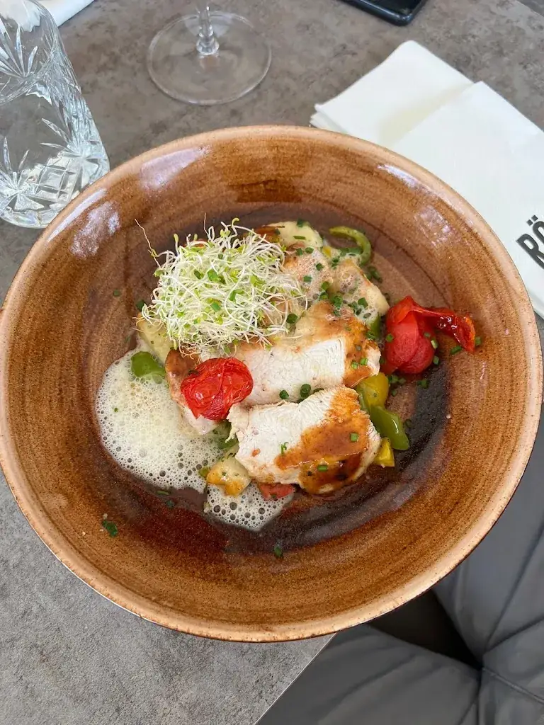 Dagmar Mai_RÖDL. am Hafen_Muckendorf an der Donau_review