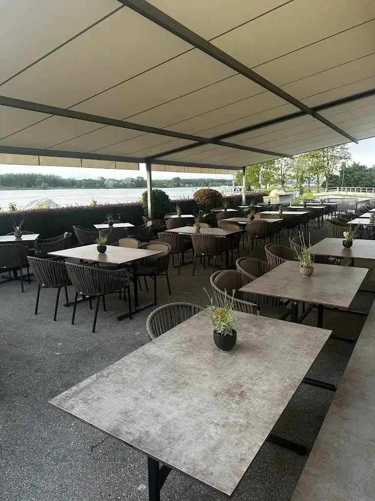 RÖDL. am Hafen_Muckendorf an der Donau_slider_image_3