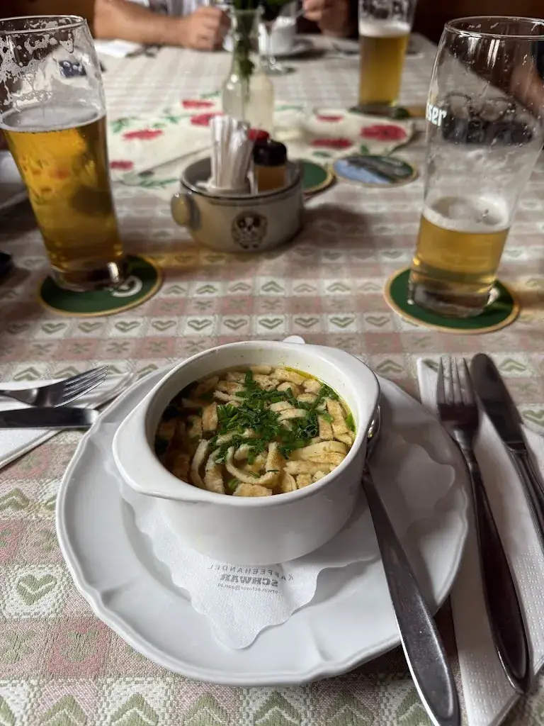 Simon Koleznik_Gasthaus Kirchenwirt_Mönichkirchen_avis