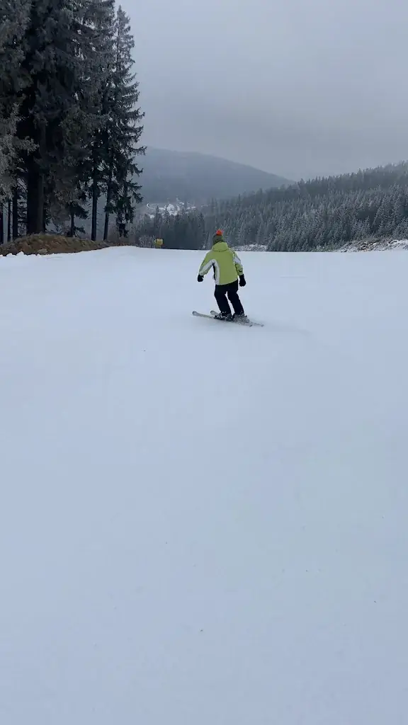 Endre Hoffmann - The Doctor of Self-Worth_Schischaukel Mönichkirchen-Mariensee GmbH_Mönichkirchen_avis