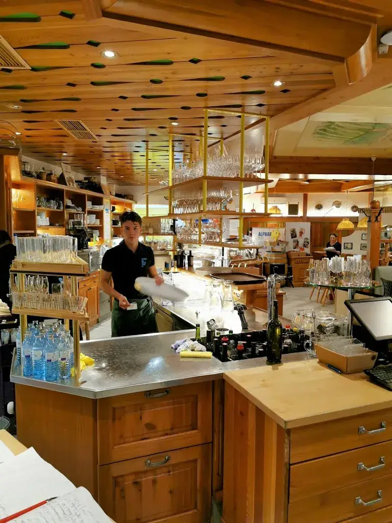 Peter Bartsch_Alphart am Mühlbach, Weingut und Heuriger_Möllersdorf_avis