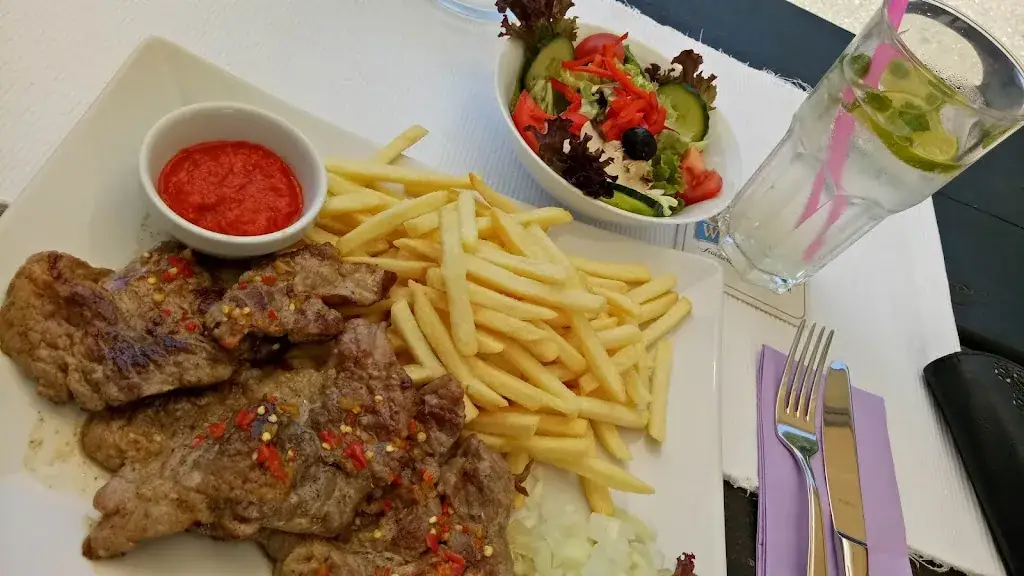 Ulrike Krekeler_Brückla_Muggendorf_review