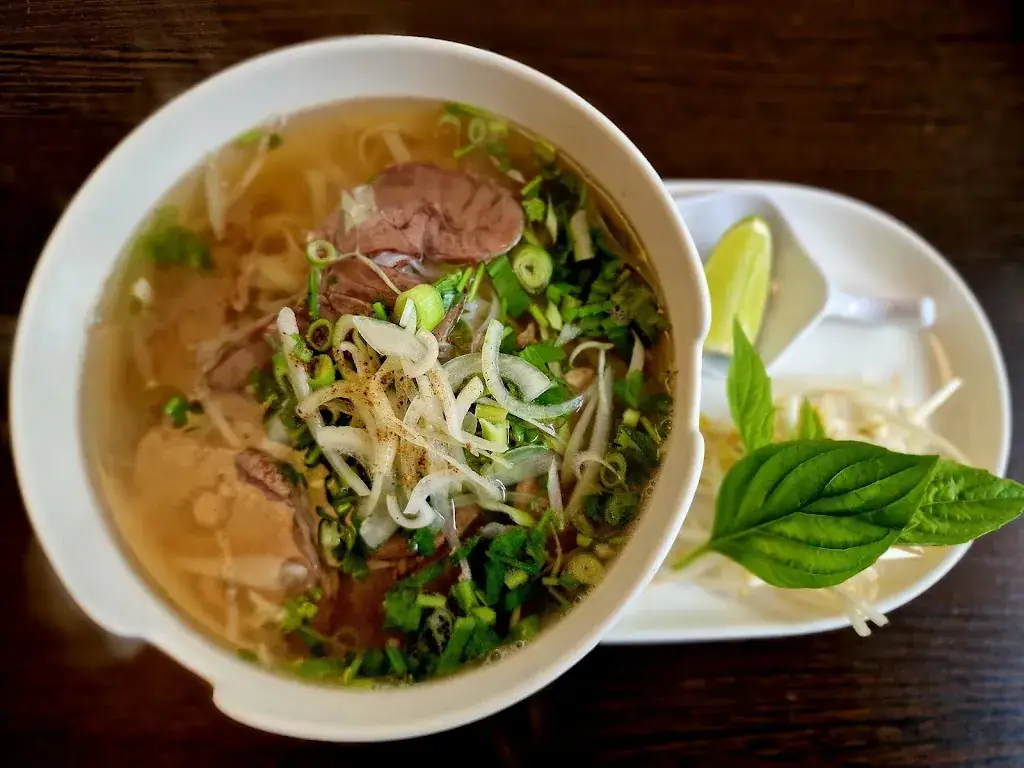 D Smitty_Pho House Bistro_Miesenbach_avis