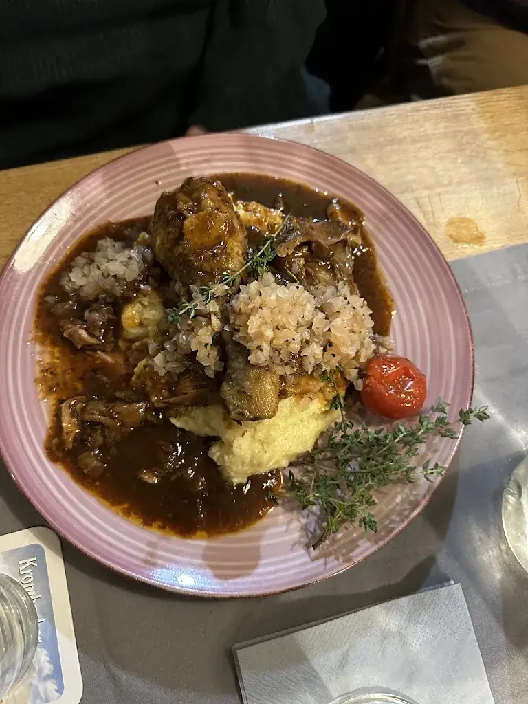 Stephanie Graeber_Die Bühne -Taste the Palz_Miesenbach_review