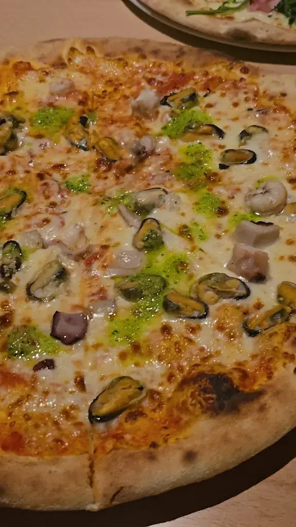 Am Seewoog Holzofen Pizzeria_Miesenbach_slider_image_2