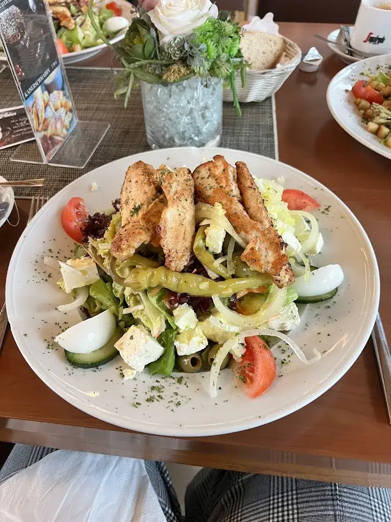 Kimberly Beek_Maxi Gastro GmbH_Miesenbach_avis