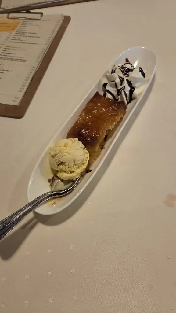 Salem AL Zaabi_Restaurant Parthenon_Neunkirchen_avis