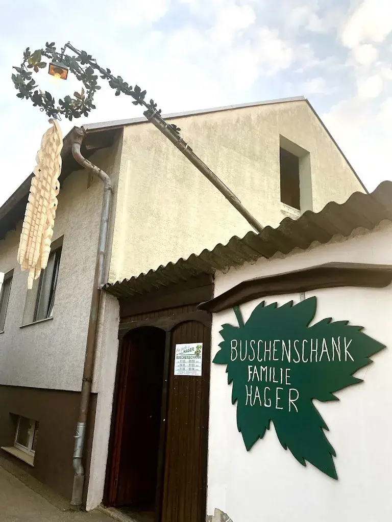 Sylvia Platzer_HEURIGER HAGER_Mistelbach_recensione