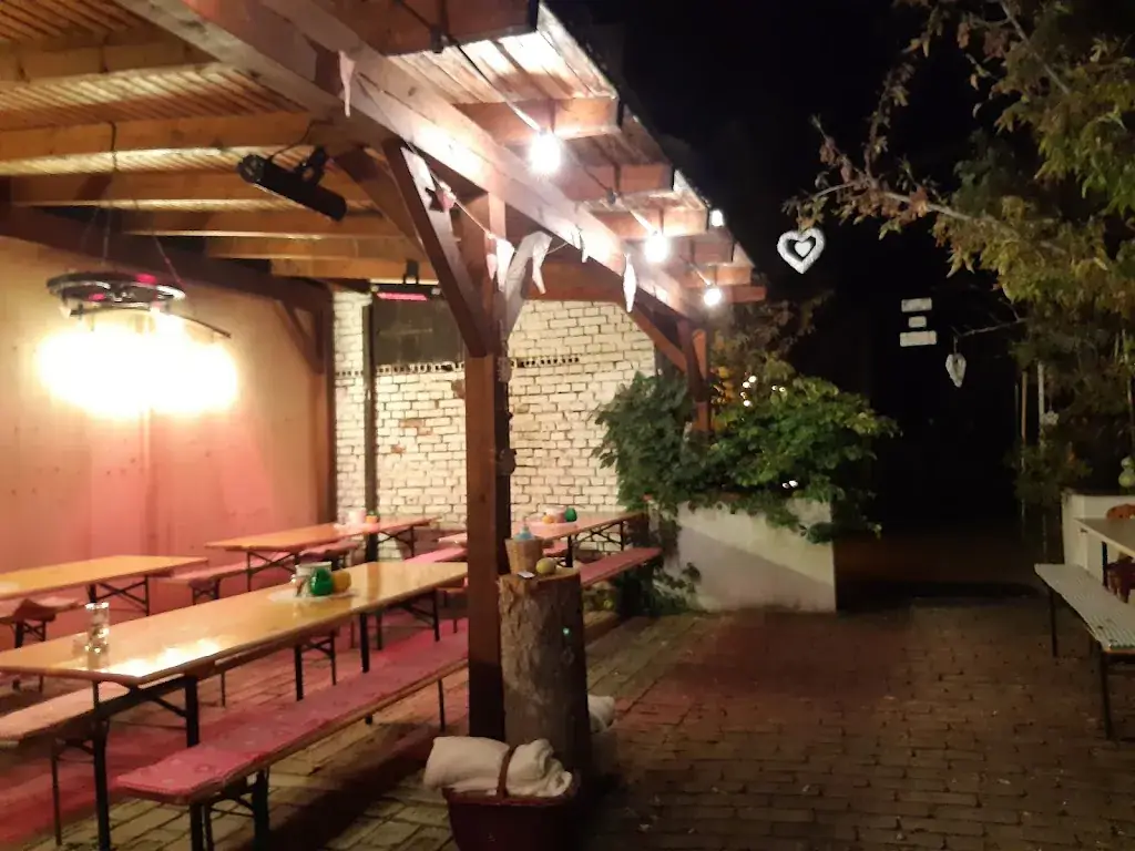 HEURIGER HAGER_Mistelbach_slider_image_1