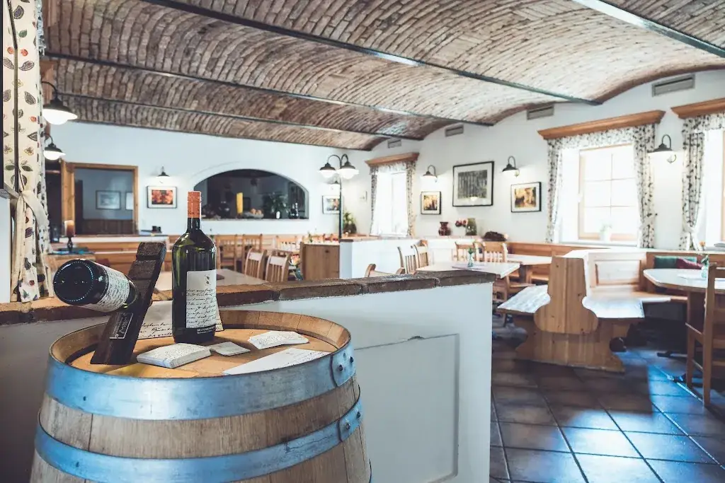 Weingut und Heurigen Seltenhammer_Mistelbach_slider_image_2