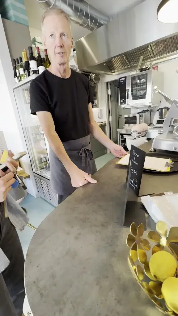 Iulian T_fein und kost_Neusiedl_avis