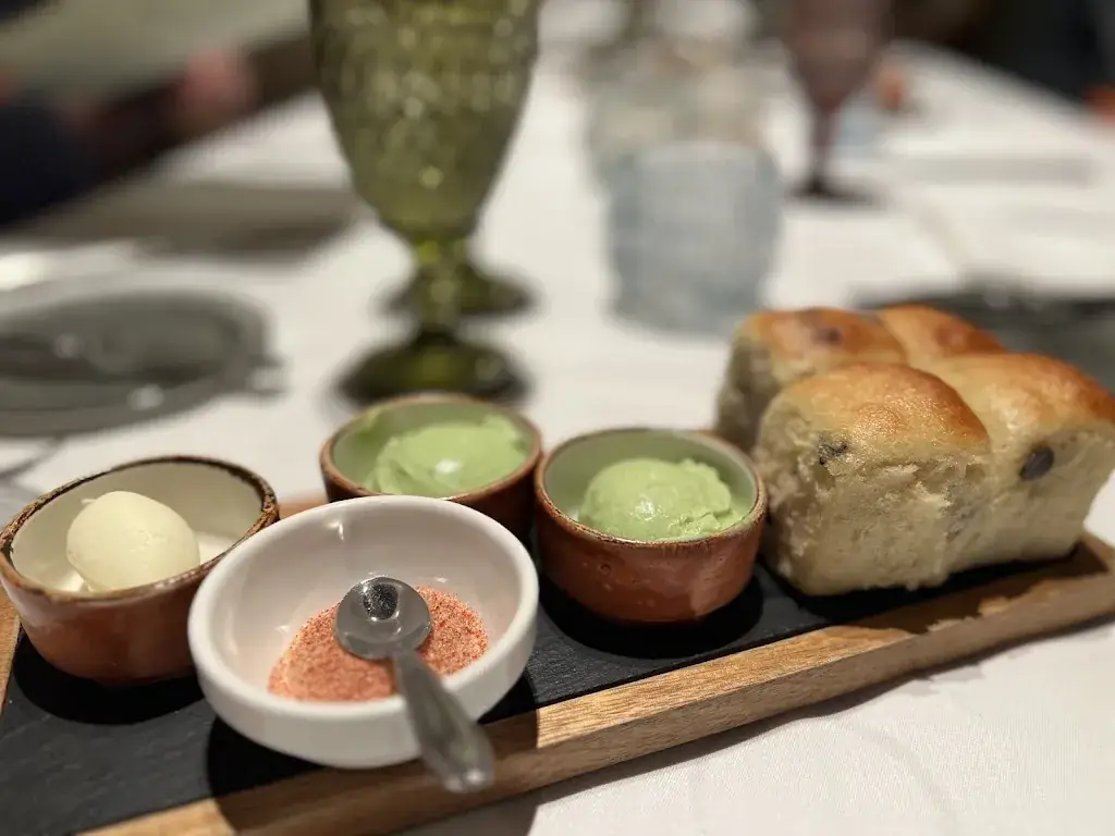 Slav Antonov_Das Stadtgasthaus am Nyikospark_Neusiedl_review