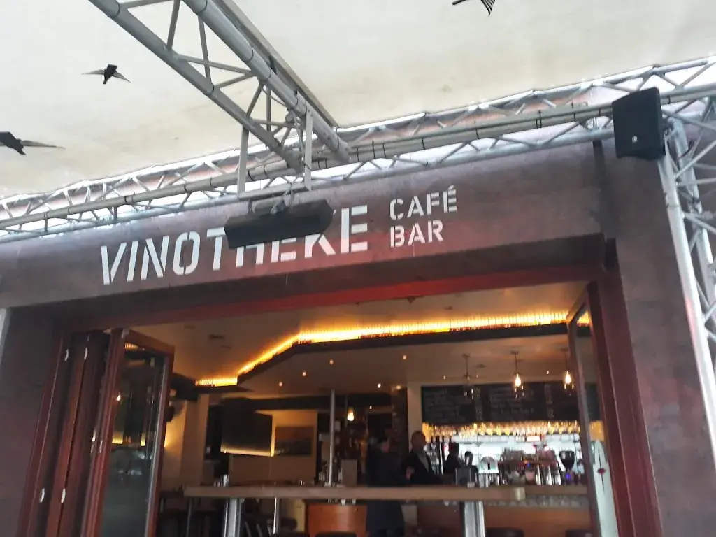 Vinotheke restaurant in Neusiedl
