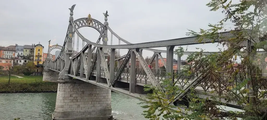 Ruth Bauer_Cafe Cappuccino_Oberndorf in der Ebene_avis