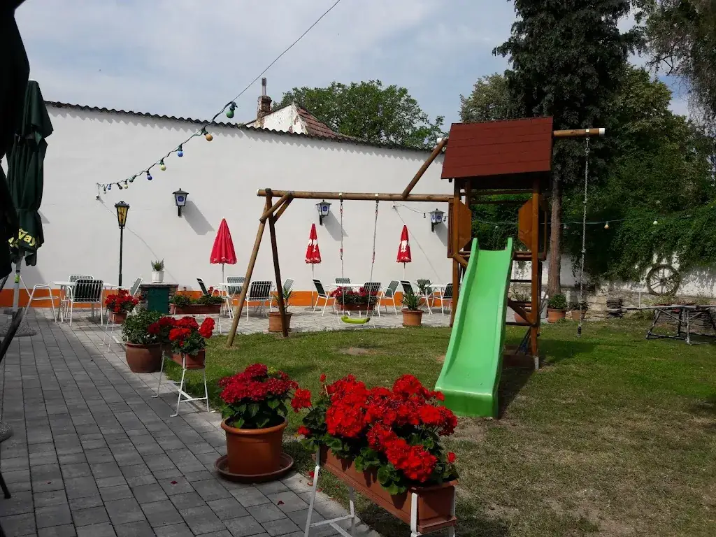 Cafe-Restaurant Waya_Lackenbach_slider_image_2