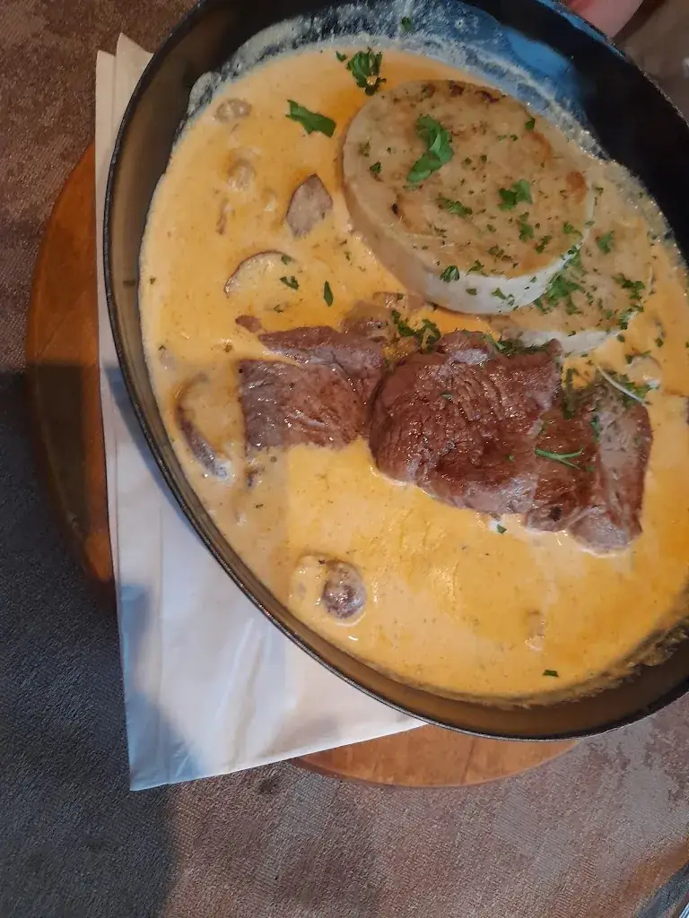 Simone Krause_Vino Rosso_Oberndorf in der Ebene_recensione