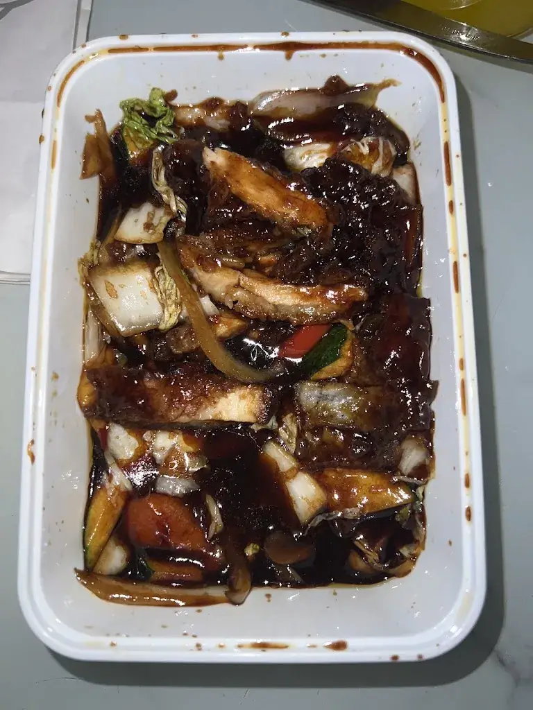 Julia Gassner_Asia Spezialitäten_Oberwaltersdorf_avis