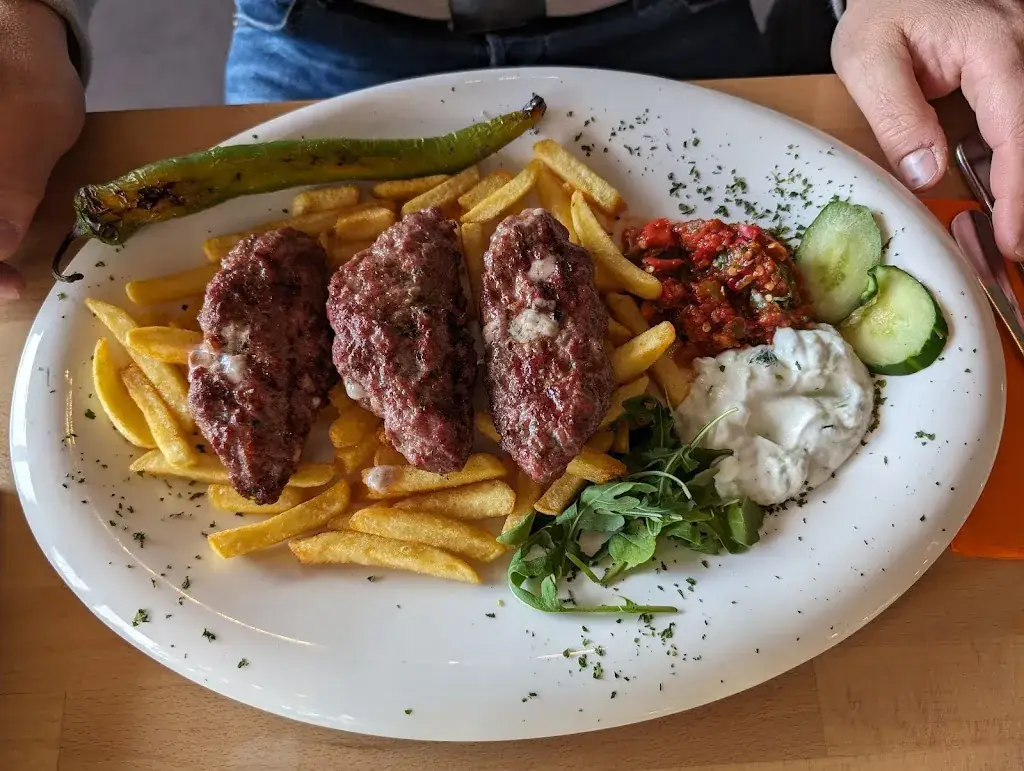 Rick Truman_Reyna Ocakbasi_Oeynhausen_recensione