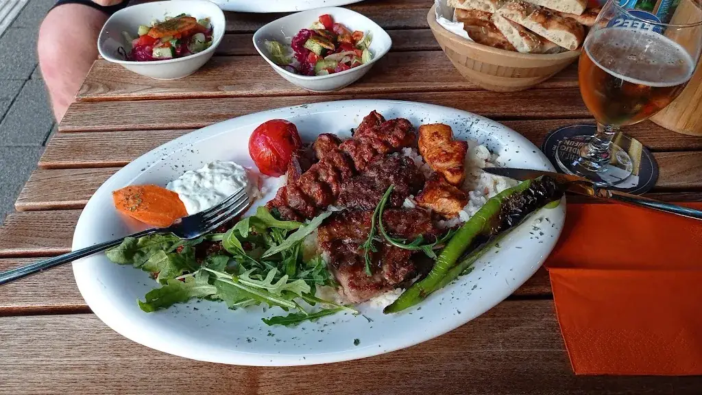 Radoslav Maljkovic_Reyna Ocakbasi_Oeynhausen_recensione