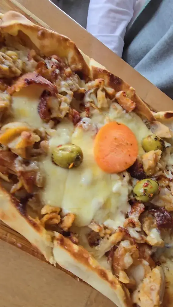 Reyna Ocakbasi_Oeynhausen_slider_image_2