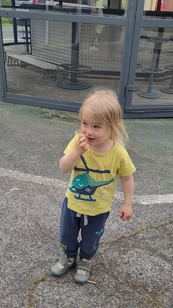 Márk Molnár (Boronaház - márkAszerviz)_Station Lackenbach / Lokal der sonnenland draisinentour_Lackenbach_recensione