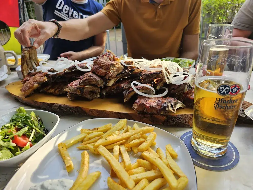 Restaurant Bayernglück_Oeynhausen_slider_image_3