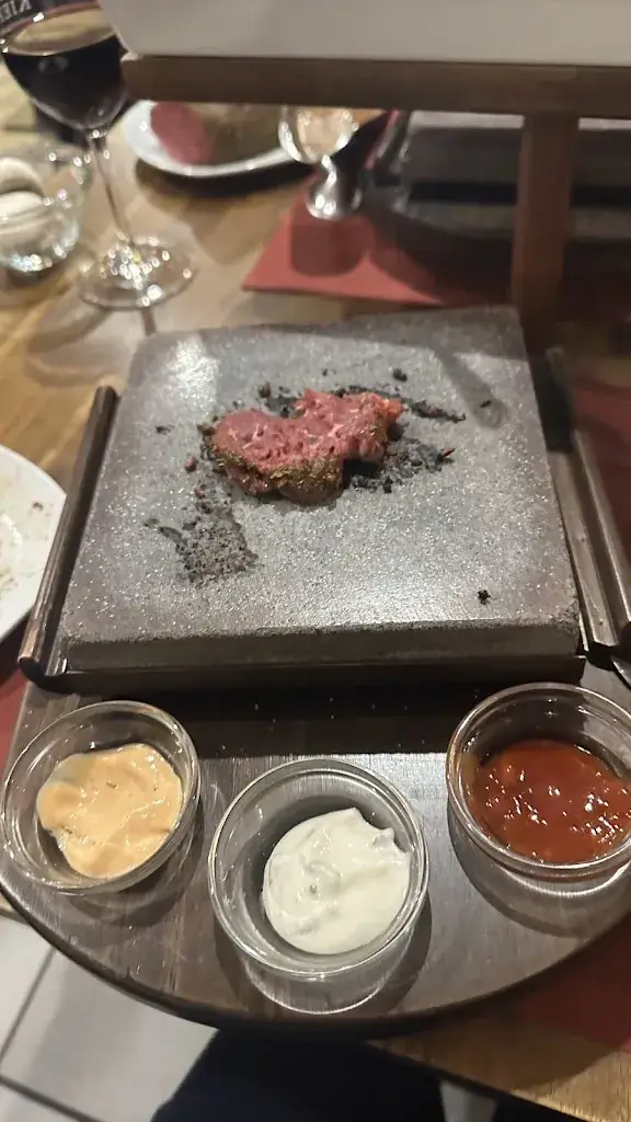 Svetlana Mertens_Zum heißen Stein_Königsdorf_review