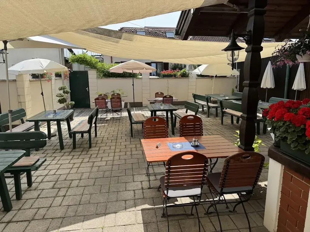 Hauerperle Heurigenrestaurant_Bad Sauerbrunn_slider_image_1