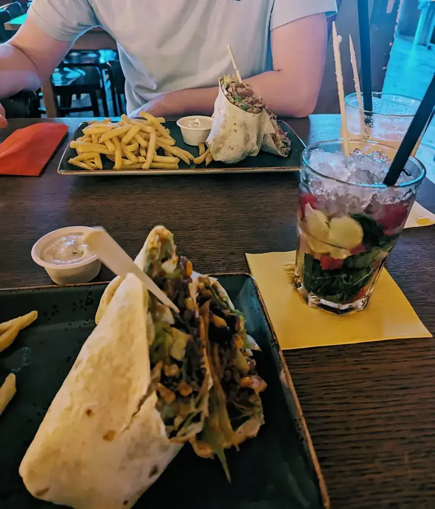 Ilona Iske (TornadoTwist)_Tijuana_Oberhausen_review