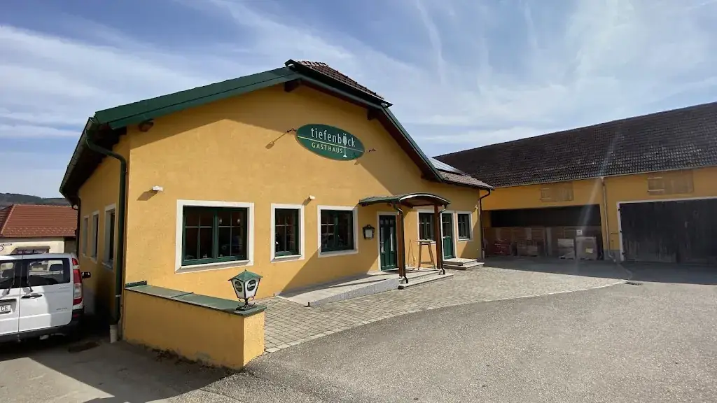 Tony Kehlhofer_GASTHAUS - Tiefenböck_Paudorf_avis