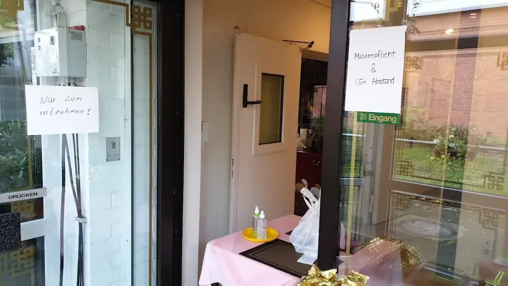 Aian Hundegger_Chi-Wan_Königsdorf_review